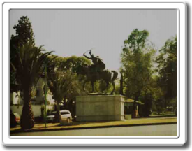 Estatua en Lomas de Chapultepec